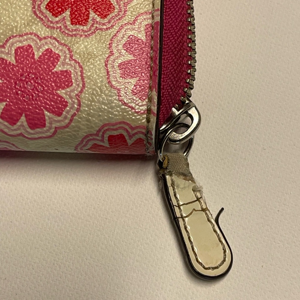 Vintage Coach Floral Print Accordion Zip Wallet F50672 White and Pink Wallet - Picture 12 of 12